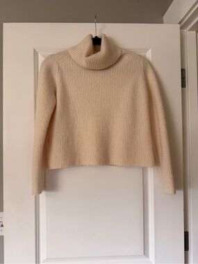 Soft Ribbed Turtleneck Sweater - Cream 100 % Cashmere!